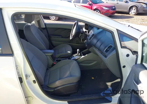 2017 Kia Forte Lx из США, поврежденный, VIN 3KPFK4A70HE063867